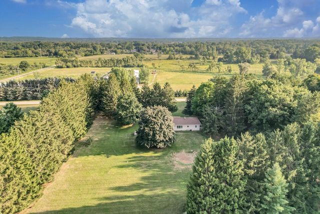 1630 Wallace Lake ROAD, West Bend, WI 53090