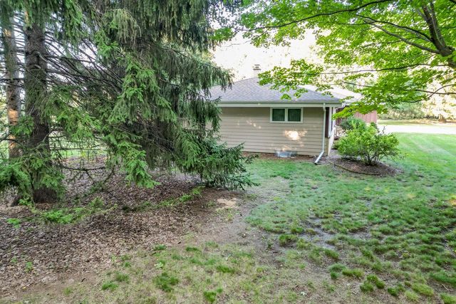1630 Wallace Lake ROAD, West Bend, WI 53090