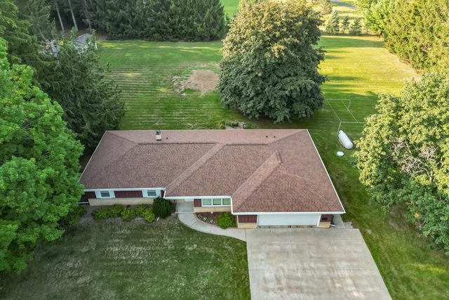 1630 Wallace Lake ROAD, West Bend, WI 53090