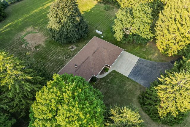 1630 Wallace Lake ROAD, West Bend, WI 53090