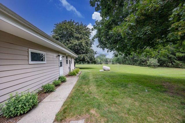 1630 Wallace Lake ROAD, West Bend, WI 53090