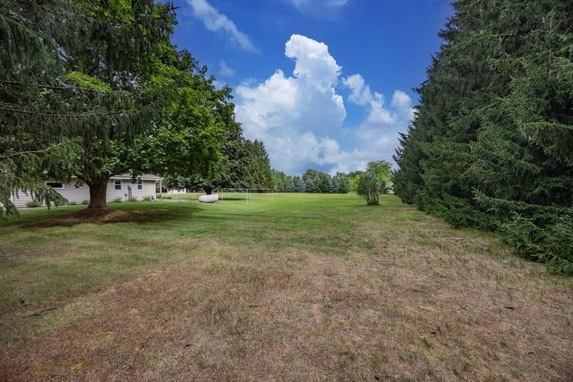 1630 Wallace Lake ROAD, West Bend, WI 53090