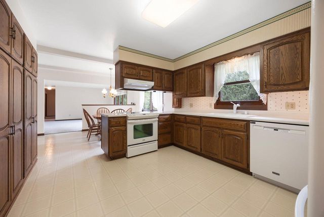 1630 Wallace Lake ROAD, West Bend, WI 53090
