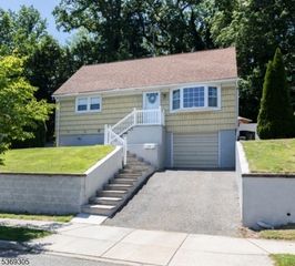59 Susan Ct, Clifton City, NJ 07012
