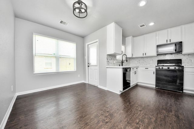 4707 Wheel Wright Trail, Rosenberg, TX 77471