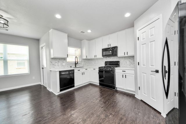4707 Wheel Wright Trail, Rosenberg, TX 77471