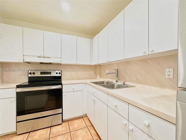 5050 NW 7th St 705, Miami, FL 33126