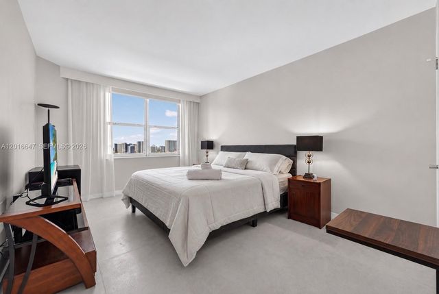 1980 S Ocean Dr 19L, Hallandale Beach, FL 33009