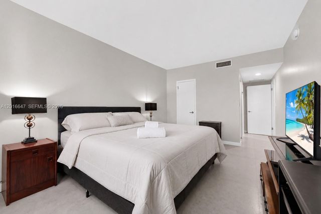1980 S Ocean Dr 19L, Hallandale Beach, FL 33009