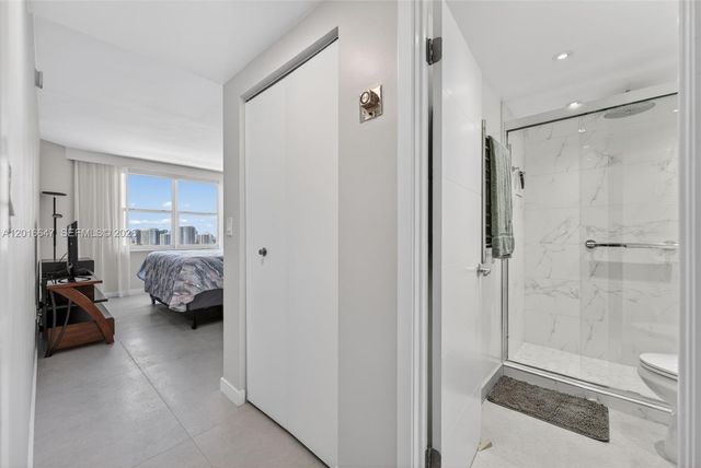 1980 S Ocean Dr 19L, Hallandale Beach, FL 33009