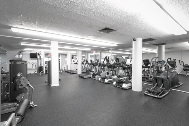 1980 S Ocean Dr 19L, Hallandale Beach, FL 33009