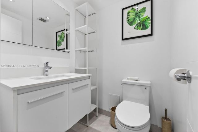 1980 S Ocean Dr 19L, Hallandale Beach, FL 33009