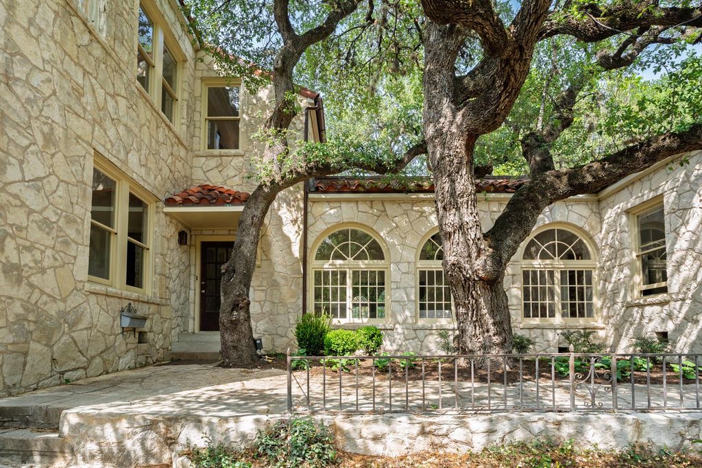 806 Rosedale TER, Austin, TX 78704