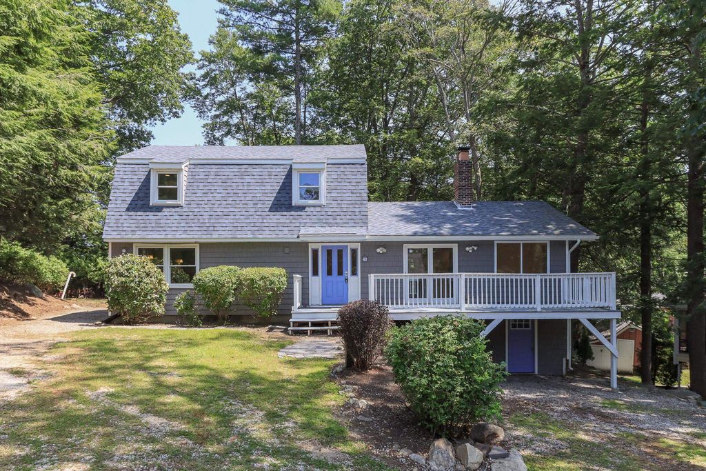 43 Hemlock Shore Drive, Atkinson, NH 03811