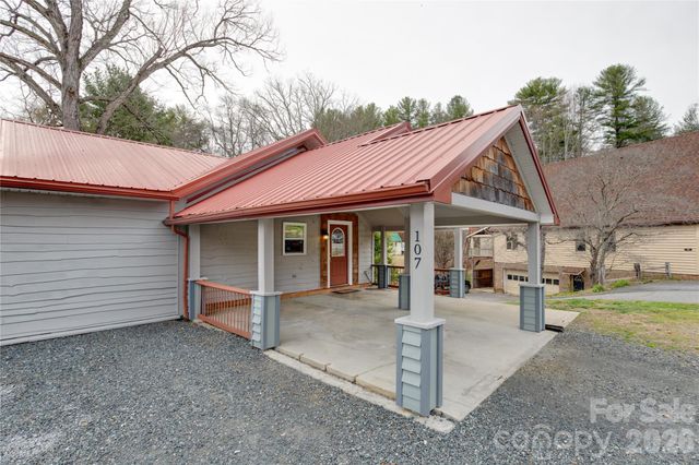107 Shepard Way, Burnsville, NC 28714