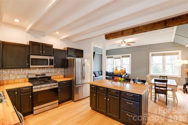 107 Shepard Way, Burnsville, NC 28714