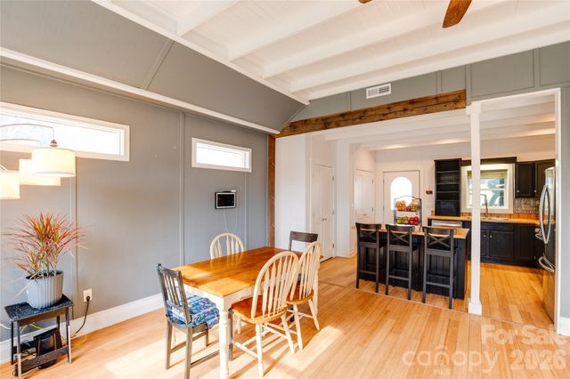 107 Shepard Way, Burnsville, NC 28714