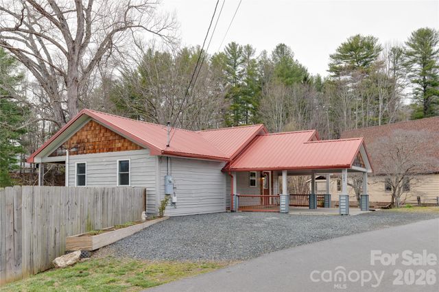 107 Shepard Way, Burnsville, NC 28714