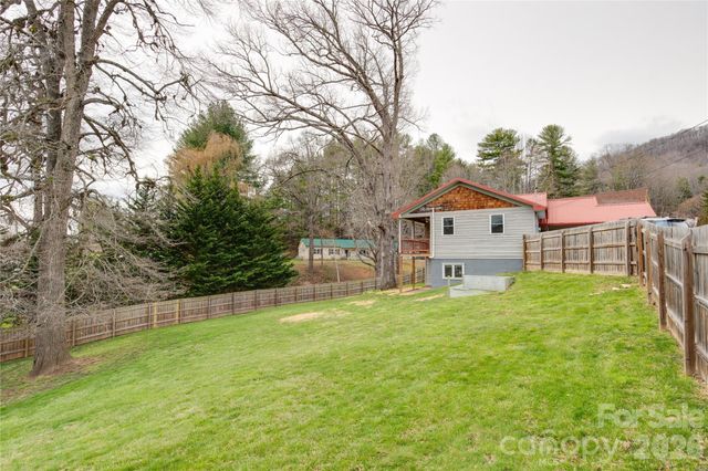 107 Shepard Way, Burnsville, NC 28714