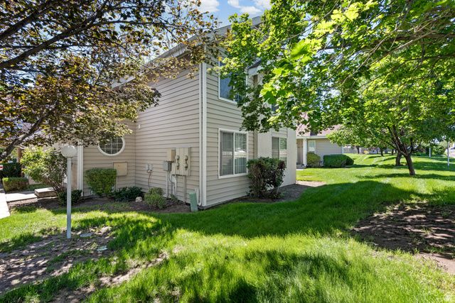 5458 S LIGHTHOUSE RD, Taylorsville, UT 84123