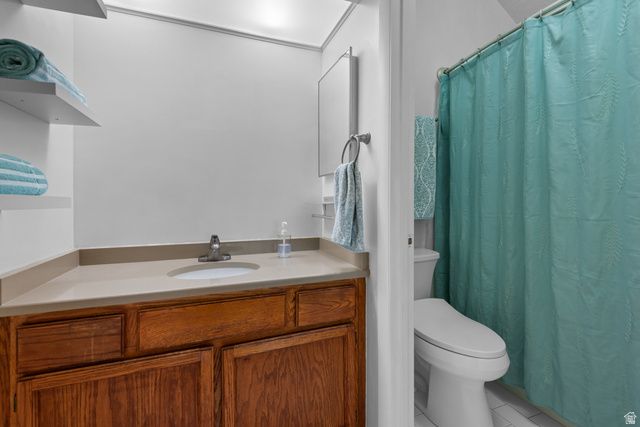 5458 S LIGHTHOUSE RD, Taylorsville, UT 84123