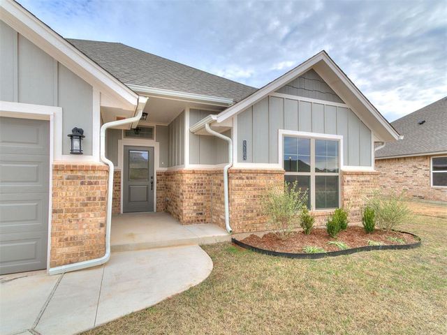 12104 Rockbed Drive, Yukon, OK 73099