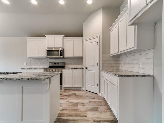 12104 Rockbed Drive, Yukon, OK 73099