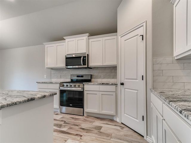 12104 Rockbed Drive, Yukon, OK 73099