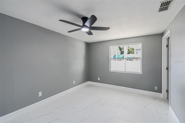 8801 THOUSAND OAKS COURT, Tampa, FL 33634