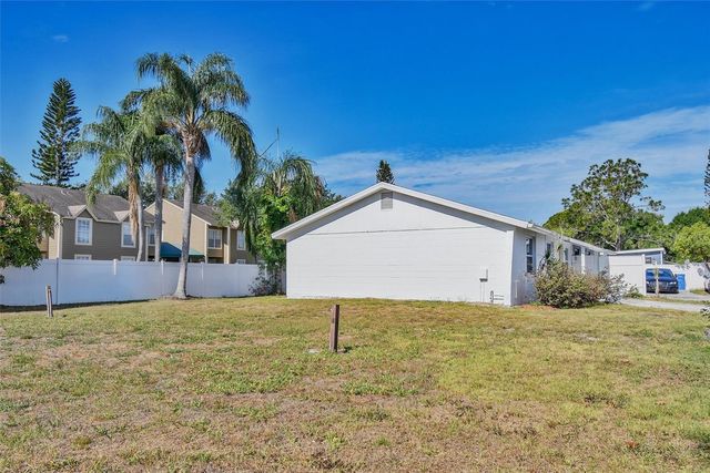 8801 THOUSAND OAKS COURT, Tampa, FL 33634