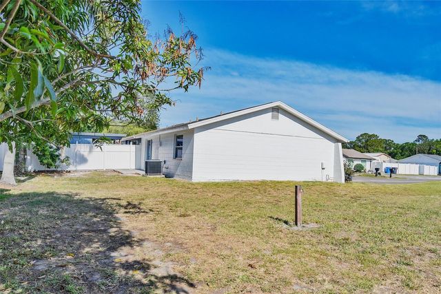 8801 THOUSAND OAKS COURT, Tampa, FL 33634