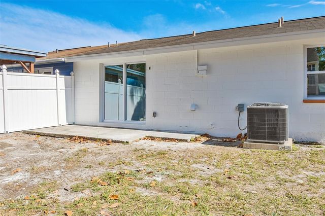 8801 THOUSAND OAKS COURT, Tampa, FL 33634