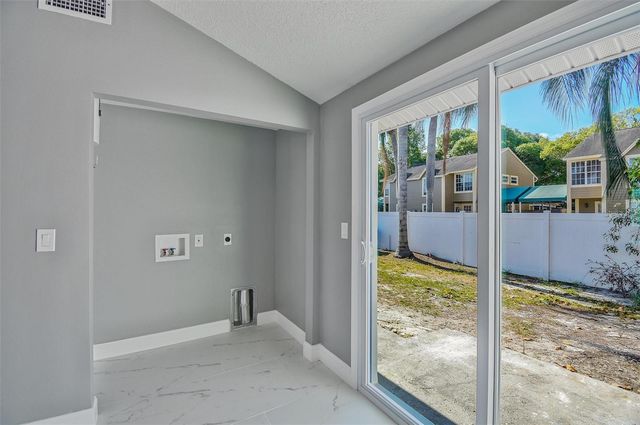 8801 THOUSAND OAKS COURT, Tampa, FL 33634