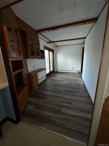 460 Bayview Avenue S 1st Fl, Freeport, NY 11520