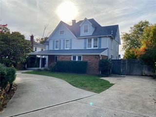 460 Bayview Avenue S 1st Fl, Freeport, NY 11520