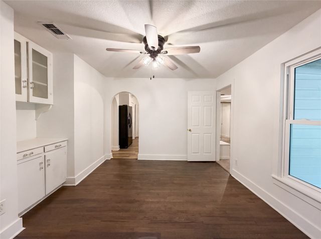 2724 Halbert Street, Fort Worth, TX 76112