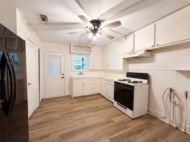 2724 Halbert Street, Fort Worth, TX 76112