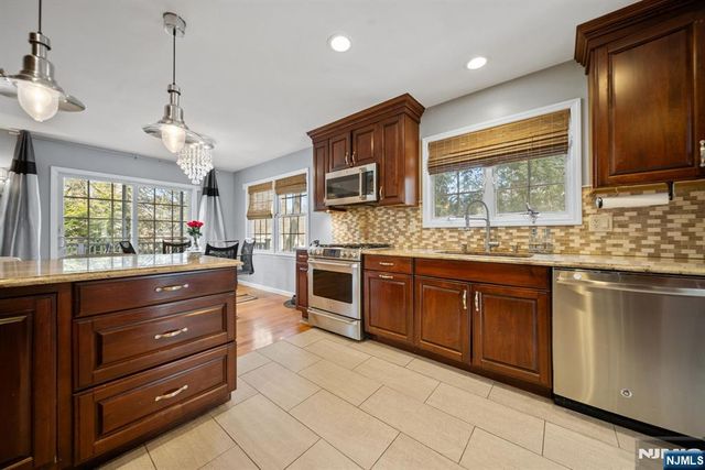 41 Ramsey Avenue, Ramsey, NJ 07446