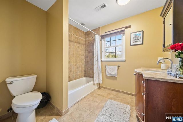 41 Ramsey Avenue, Ramsey, NJ 07446