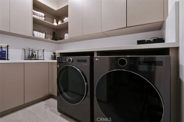 14753 Round Valley, Sherman Oaks, CA 91403