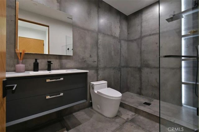 14753 Round Valley, Sherman Oaks, CA 91403