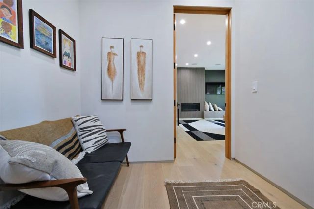 14753 Round Valley, Sherman Oaks, CA 91403