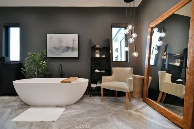 14753 Round Valley, Sherman Oaks, CA 91403