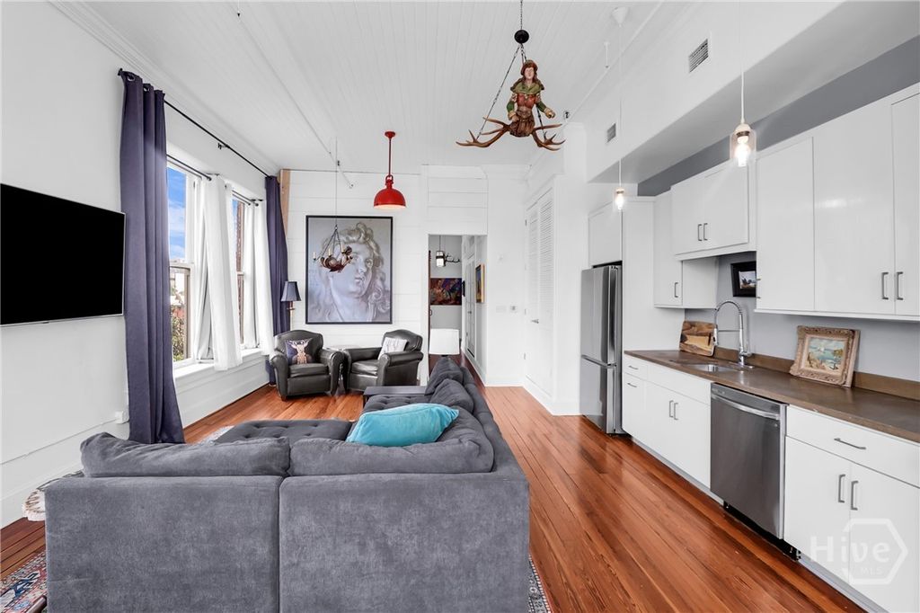 Image 18 of property listing at 101 Barnard Street 302, Savannah, GA 31401