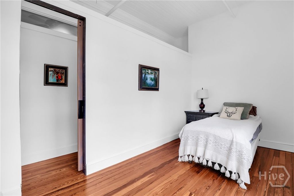 Image 30 of property listing at 101 Barnard Street 302, Savannah, GA 31401