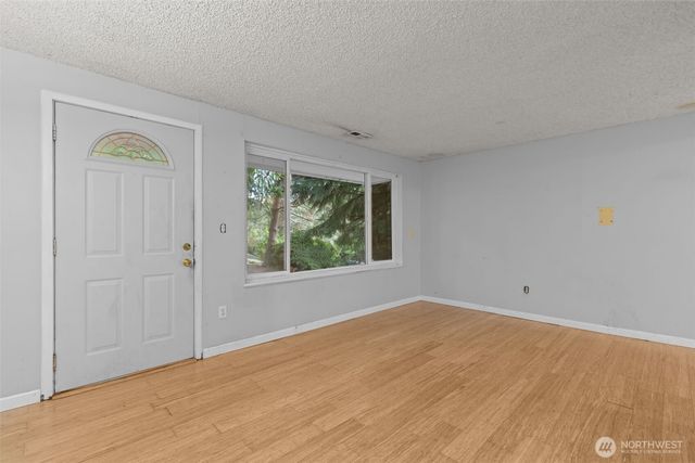 1011 NE 158th Street, Shoreline, WA 98155