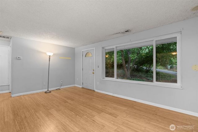 1011 NE 158th Street, Shoreline, WA 98155