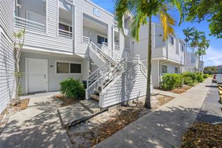 3449 NW 44th St 108, Oakland Park, FL 33309