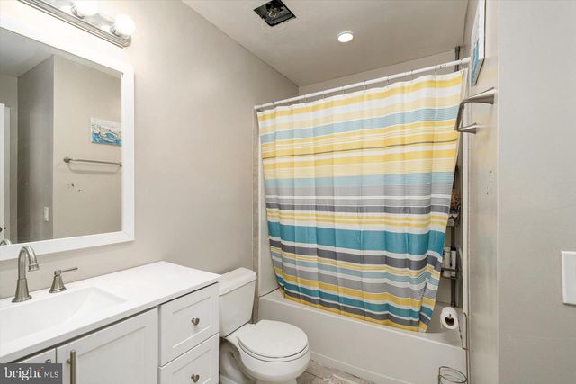 180 EVA CT, Jackson, NJ 08527