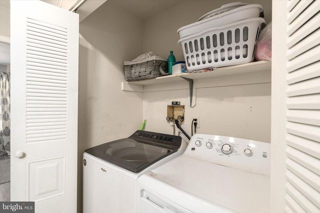 180 EVA CT, Jackson, NJ 08527